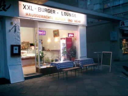 照片: Xxl-burger-lounge